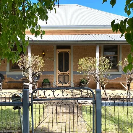 Cute Cottage On Byng - Walk To Town Orange Exterior photo