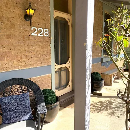 Cute Cottage On Byng - Walk To Town Orange Exterior photo